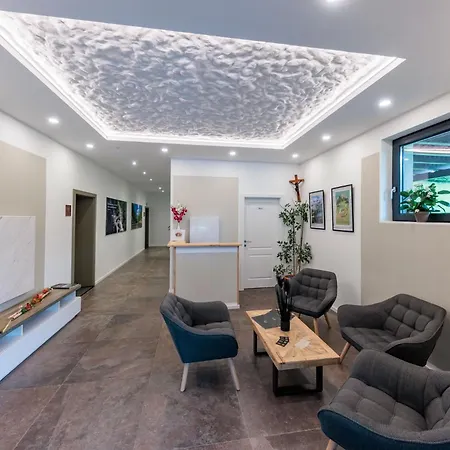 Appartement Chihuahua's Oetscher Apartment, But People Are Also Very Welcome In Our Eco-friendly Resort!