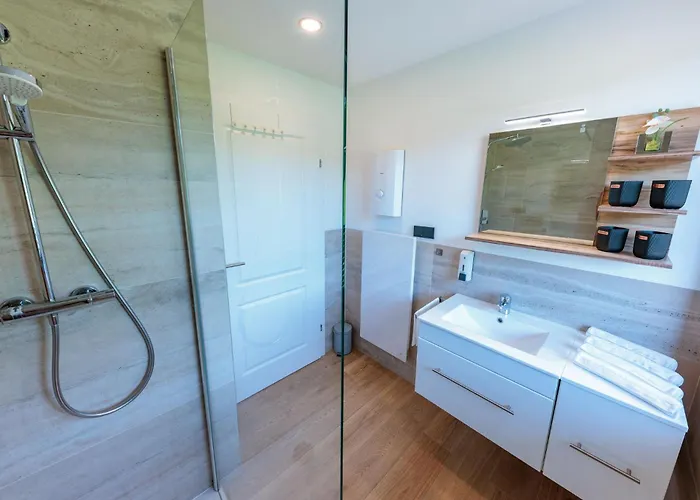 Chihuahua's Oetscher Apartment, But People Are Also Very Welcome In Our Eco-friendly Resort! アパート